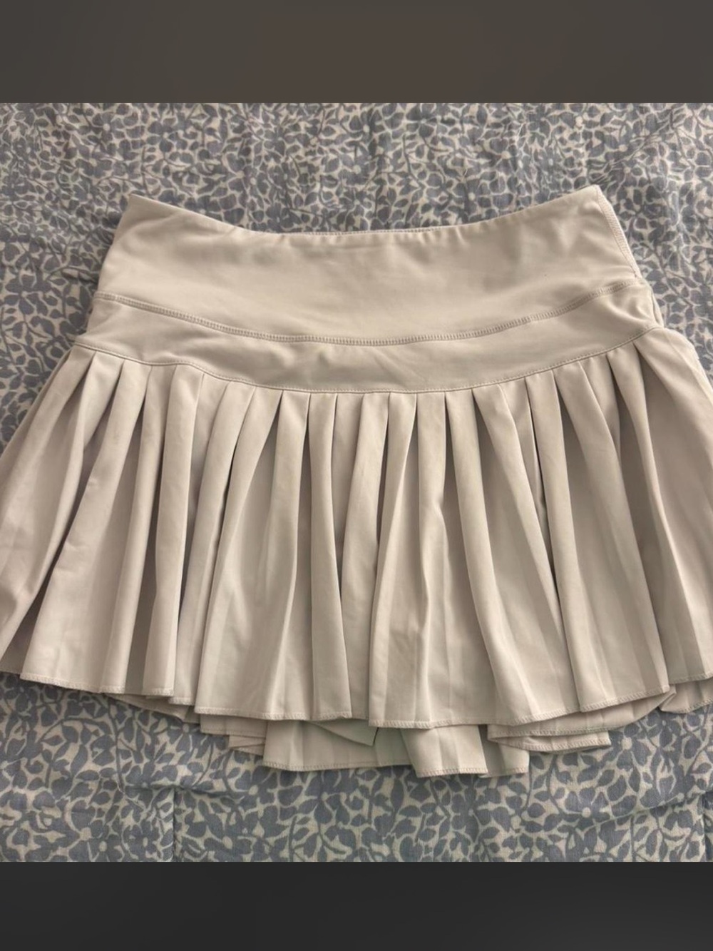 Gold hinge skirt